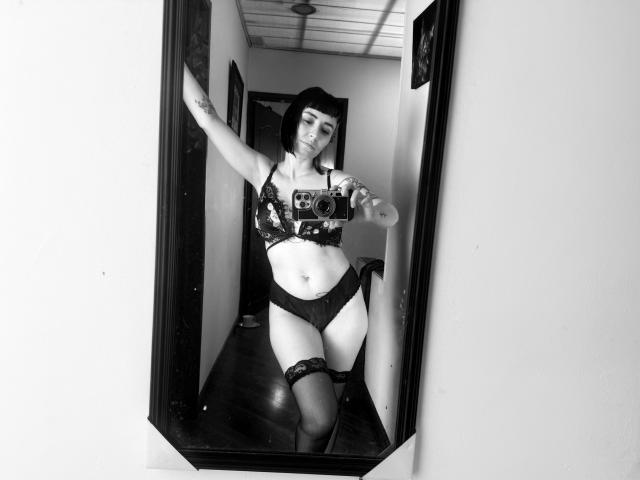 SaraleePoison - Live porn &amp; sex cam - 27395000