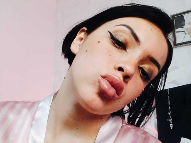 VeroHands - Live porn &amp; sex cam - 27395623