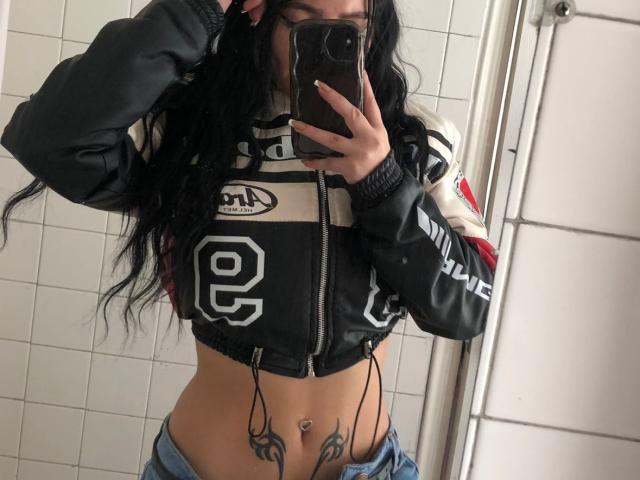 ViolettaSquirt - Live sex cam - 27398451