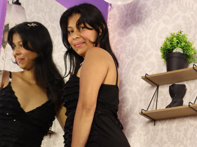 AnickaTomzon - Live sex cam - 27399795