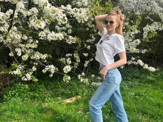 LunaLickies - Live porn &amp; sex cam - 27413290