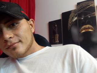 ThommyHills - Live porn &amp; sex cam - 27418155