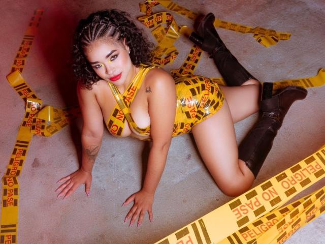 MilaRomano - Live Sex Cam - 27433413