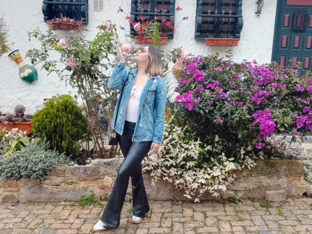 ChanellTaylorS - Élő pornó és szexkamera - 27441260