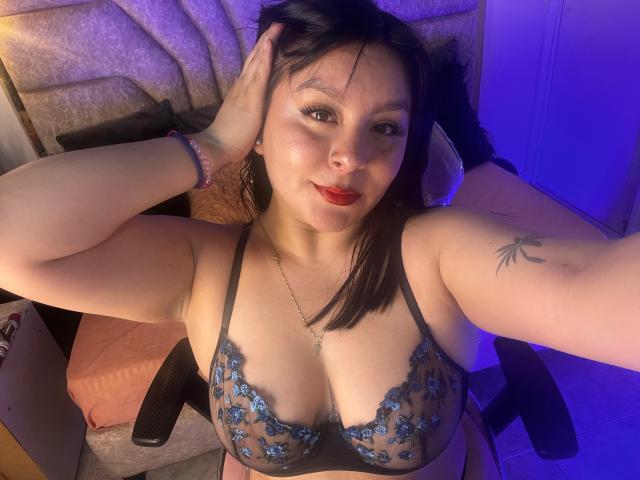 EmaJames - Live sex cam - 27444382