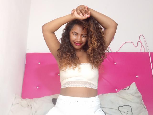 LayahCoquine - Live porn &amp; sex cam - 27445390