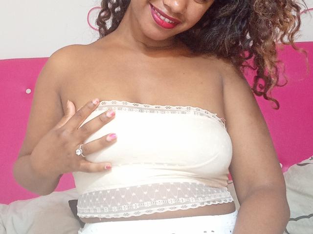 LayahCoquine - Live porn &amp; sex cam - 27445404