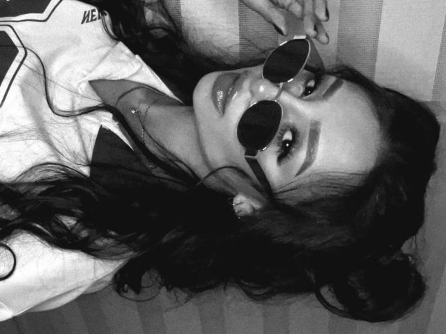 ThaliaCollins - Porno na żywo i seks kamera - 27452222