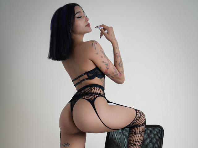 SalomeMille - Live porn &amp; sex cam - 27463181