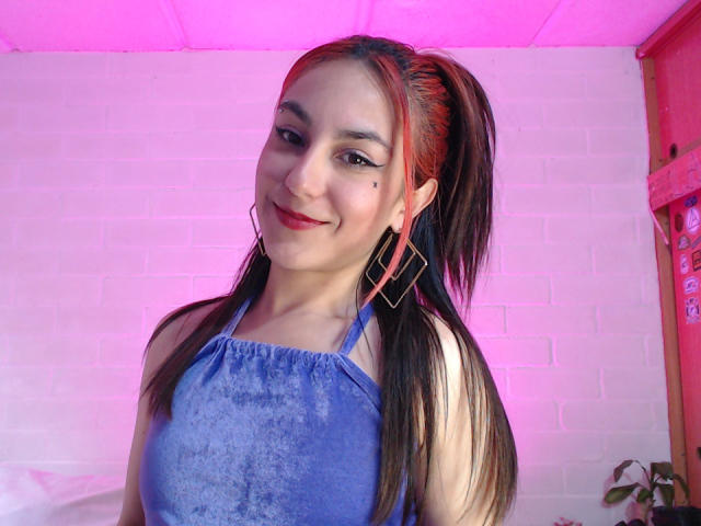 AmyStreetwise69 - Live porn &amp; sex cam - 27467689