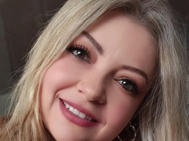 NatalyHami - Élő pornó és szexkamera - 27477797