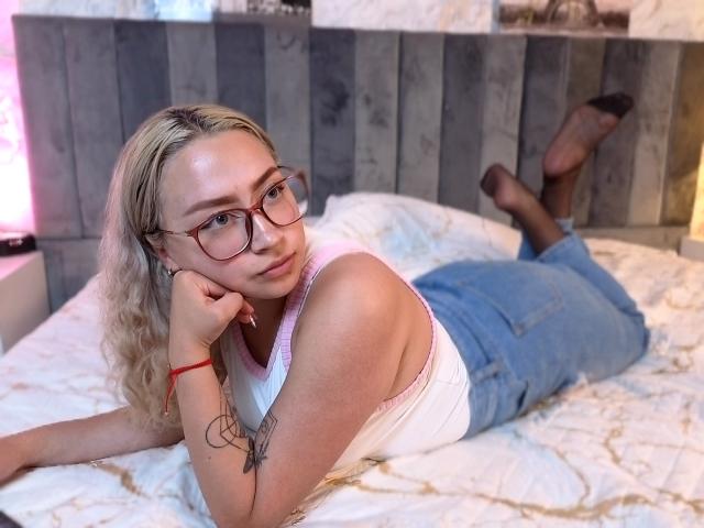 AlanaLeBlanc - Live porn &amp; sex cam - 27478553