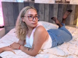 Ver la ficha detallada de AlanaLeBlanc