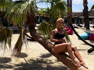 MoniqueBliss - Live porn &amp; sex cam - 27484300