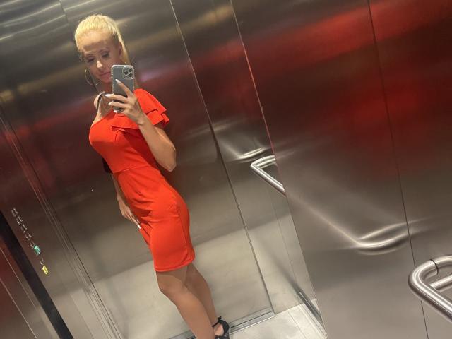 MoniqueBliss - Live porn &amp; sex cam - 27484335