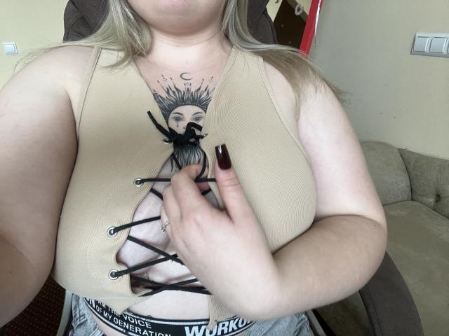 DiLaria - Live porn &amp; sex cam - 27484510