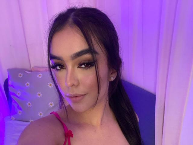 AntonellaWatson - Élő pornó és szexkamera - 27489935
