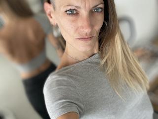 DaneeSoHot's Model Profile