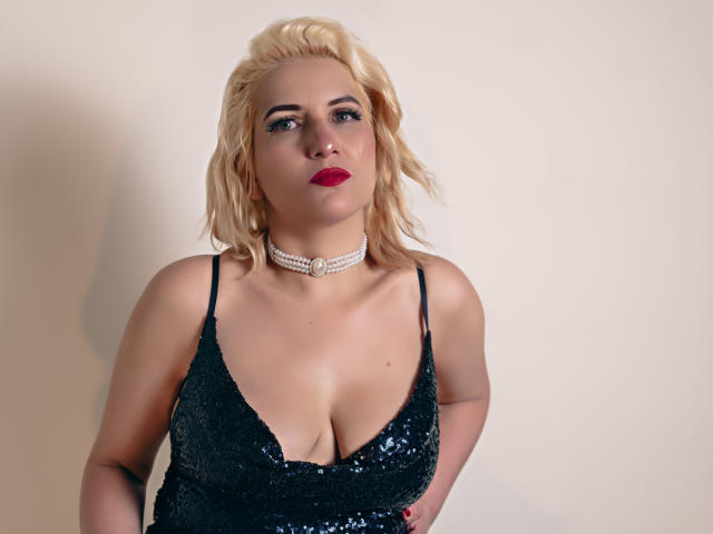 GiuliaAddams - Live porn &amp; sex cam - 27491251