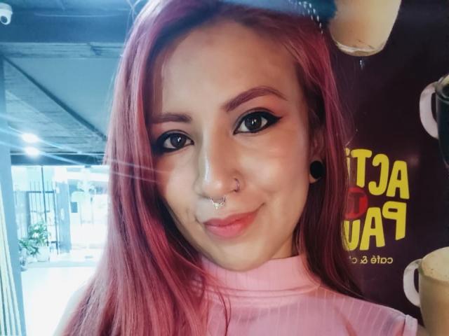 LarissaMiller - Live sex cam - 27493575