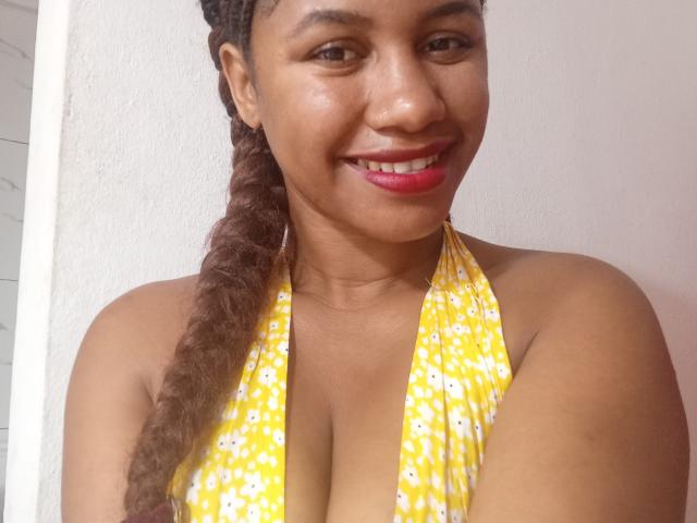 LayahCoquine - Live porn &amp; sex cam - 27495661
