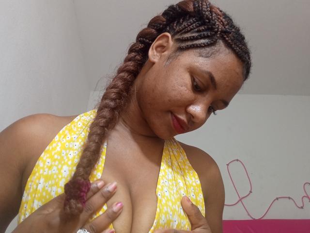 LayahCoquine - Live porn &amp; sex cam - 27495689