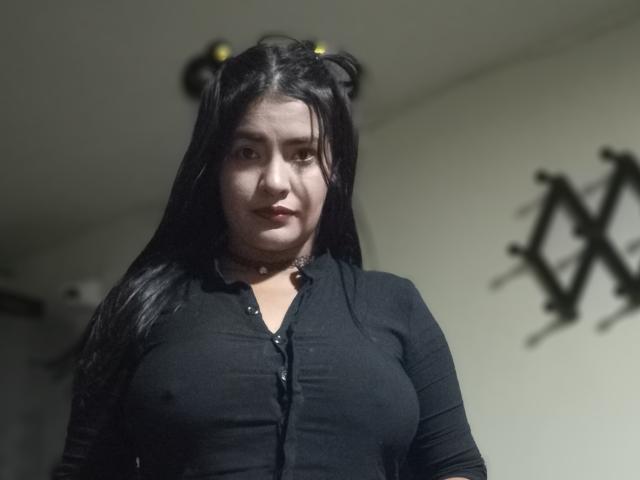 ArianithaXox - Live Sex Cam - 27501359