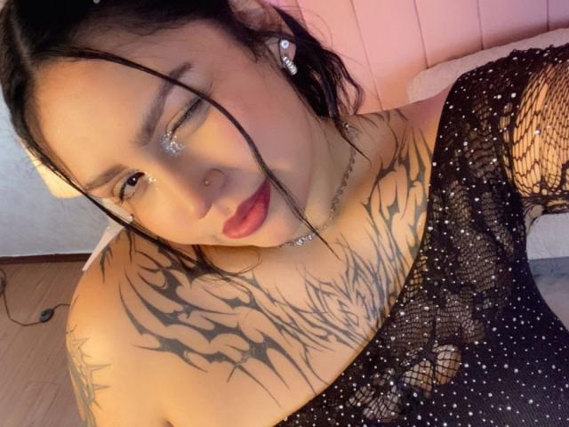 EmmaMyles - Live porn &amp; sex cam - 27503284