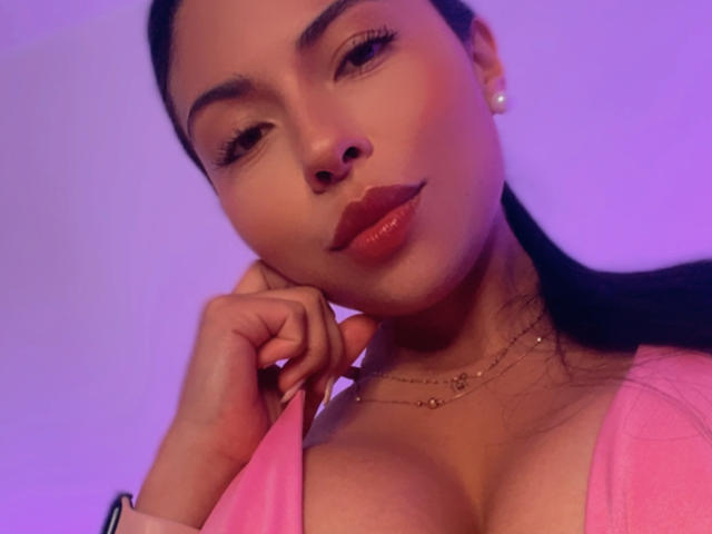 VictoriaGiulias - Live porn &amp; sex cam - 27515240