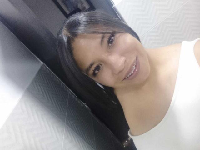 PaulinaColemann - Live Sex Cam - 27521456