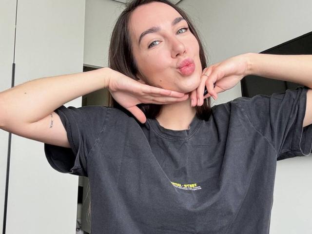 AraiaSheri - Live porn &amp; sex cam - 27527490