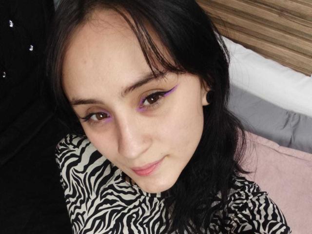 AnnieLamberth - Live porn &amp; sex cam - 27529485