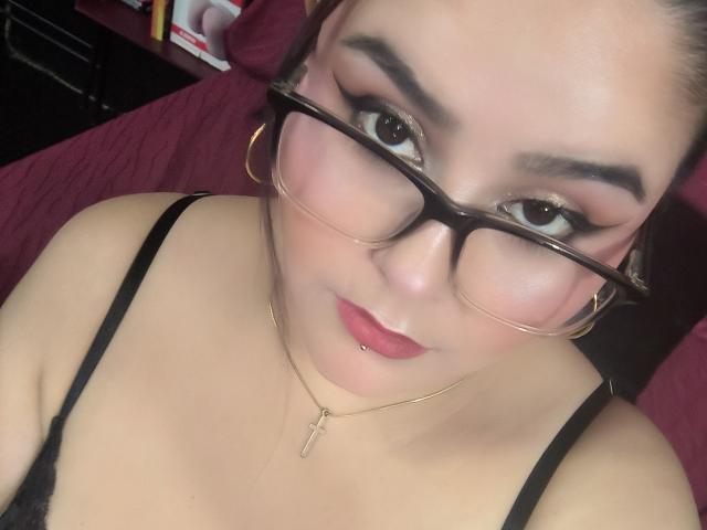 FlaviaSaenz - Live porn &amp; sex cam - 27542750