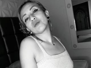 LarissaMiller - Live porn &amp; sex cam - 27547839