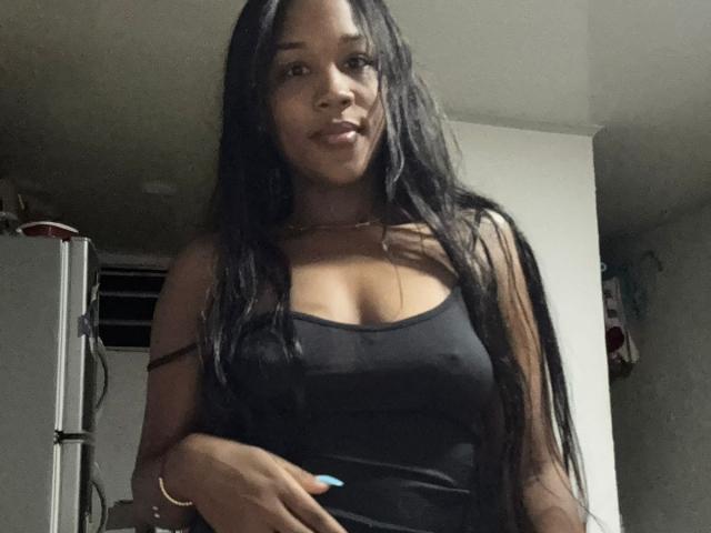 TaniaDoux - Sexe cam en vivo - 27548224