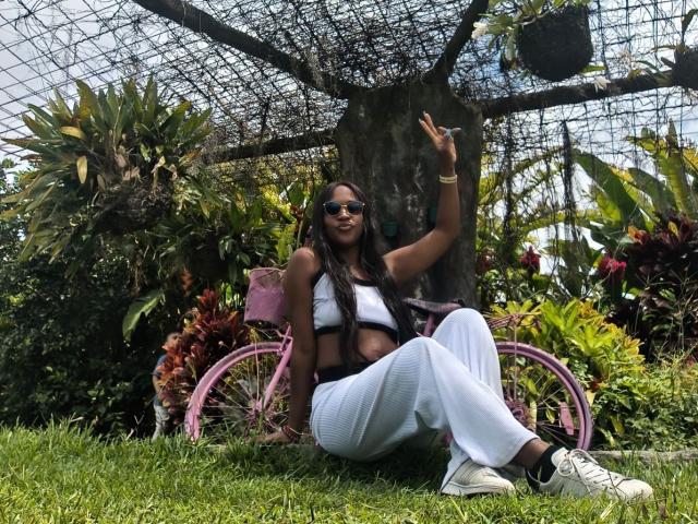 TaniaDoux - сексуальная веб-камера в реальном времени - 27548371