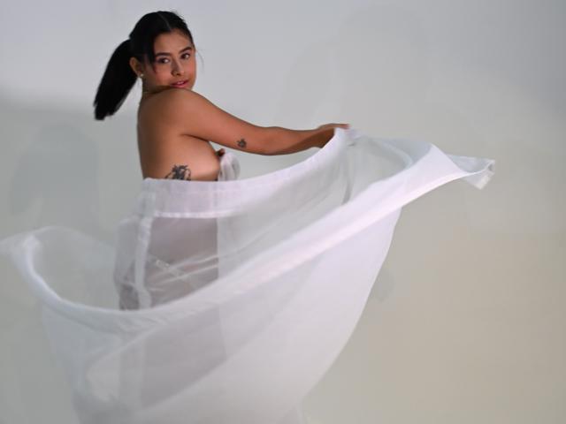 EmilyThompsonx - Sexe cam en vivo - 27553670