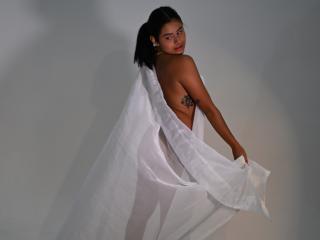 EmilyThompsonx - Live Sex Cam - 27553782