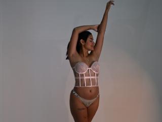 EmilyThompsonx - Live Sex Cam - 27553796