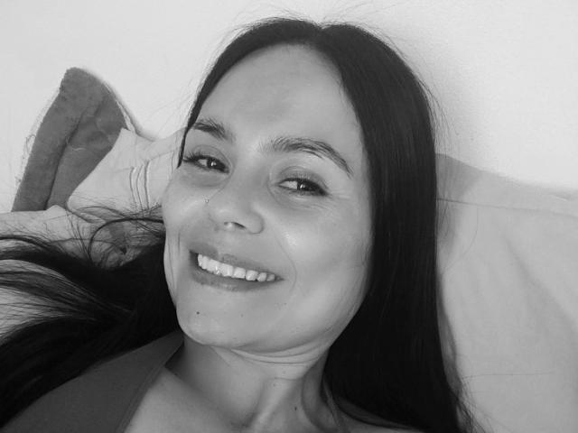 CharlotteCrofort - Live porn &amp; sex cam - 27555595