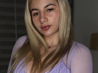 AtheneaRossi - Live porn &amp; sex cam - 27559193