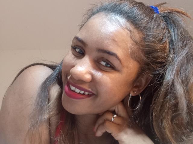 LayahCoquine - Live porn &amp; sex cam - 27559963