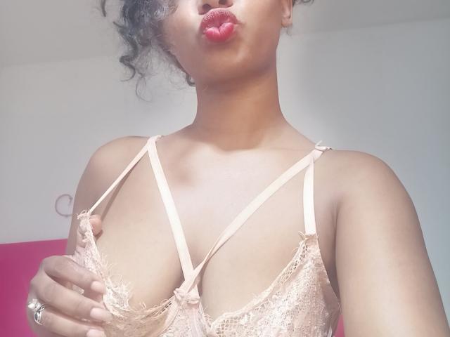 LayahCoquine - Live sex cam - 27560026