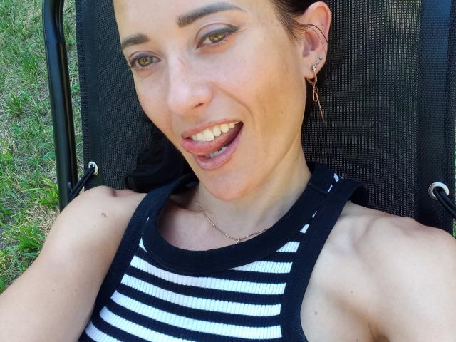 BellaJulls - Live porn &amp; sex cam - 27563939