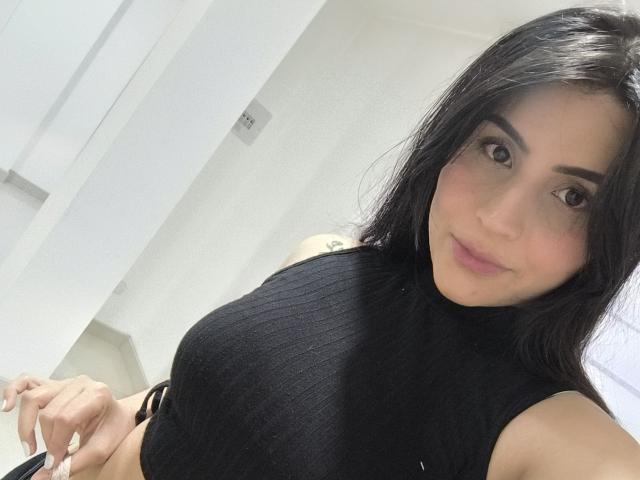 SaraWestt - Élő pornó és szexkamera - 27567691
