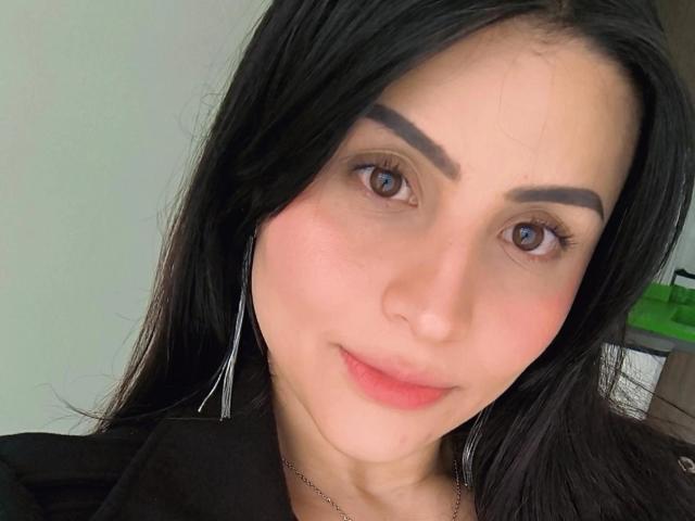 SaraWestt - Live sexe cam - 27567733