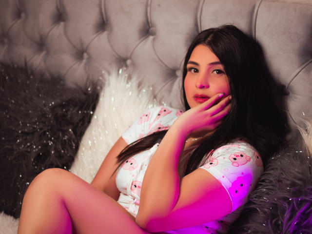 SaraWestt - Élő pornó és szexkamera - 27568587