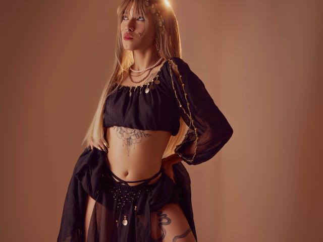 OliviaMonroe - Live sex cam - 27570610
