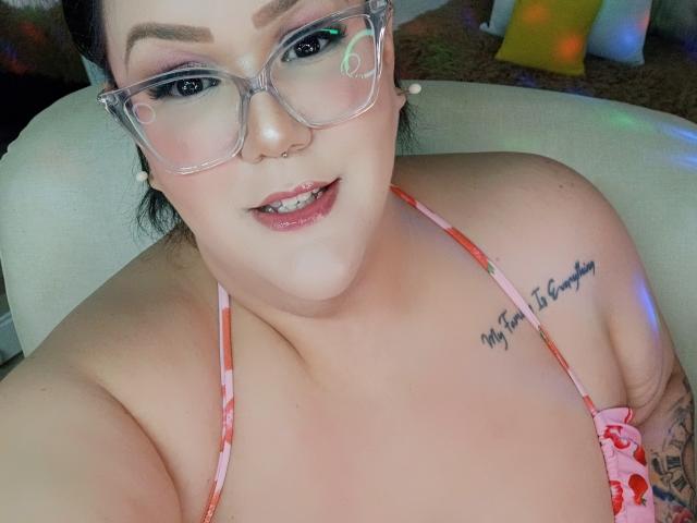 GiannaMorrys - Live Sex Cam - 27578478