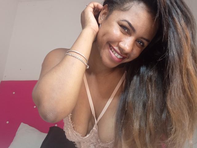 LayahCoquine - Live porn &amp; sex cam - 27592093